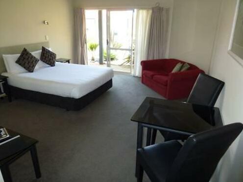 Pacific Coast Motor Lodge - Photo4