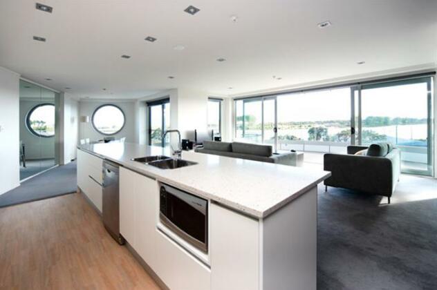 Quayside Luxury Apartments - Photo4