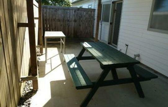 Blake Court Motel - Photo2
