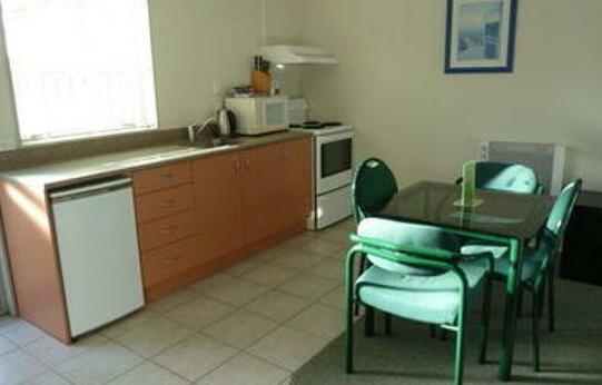 Blake Court Motel - Photo4
