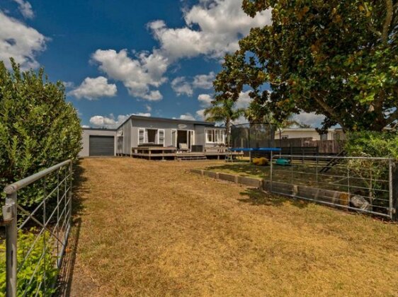 Pipi Palace - Whangamata Bach - Photo2