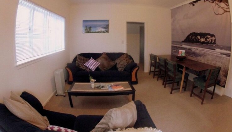 Surf N Stay Whangamata - Photo4