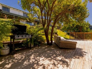 The Captain's Lookout - Onemana Holiday Home