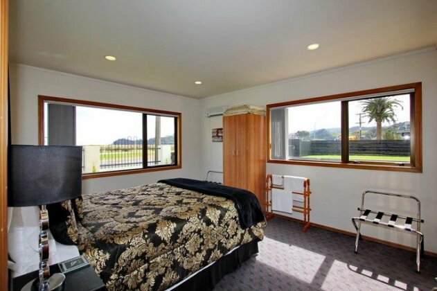 Absolute Beachview B & B - Photo3