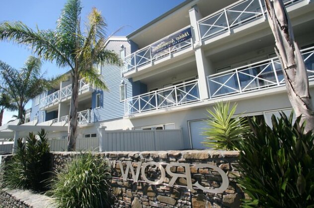 Crow's Nest Apartments - Photo2