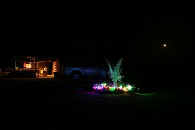  Photo 1