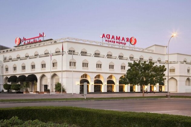 Ramada Qurum Beach Hotel - Photo2