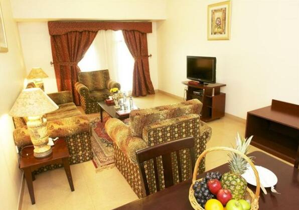 Safeer Plaza Hotel Apartments - Photo4