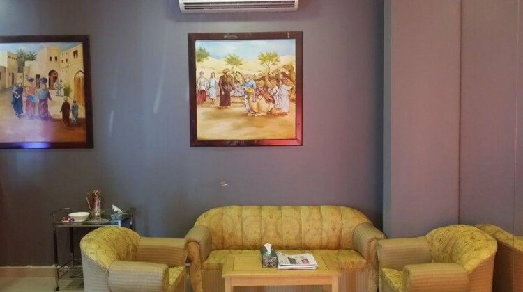 Savoy Inn Hotel - Photo2