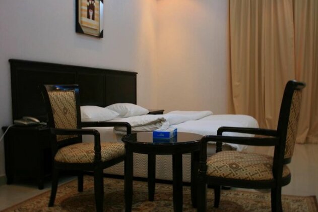 Gulf Crown Hotel Apartment - Photo5