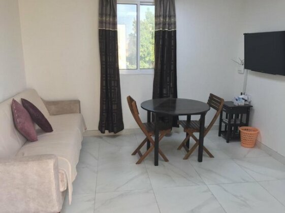 New 1-Brm 3rd Floor Penthouse- AMAZING LOCATION - Photo3
