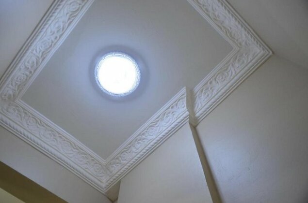 Five Continents Hotel - Photo4