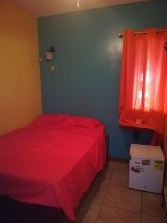 Cliff's Hostel - Photo3