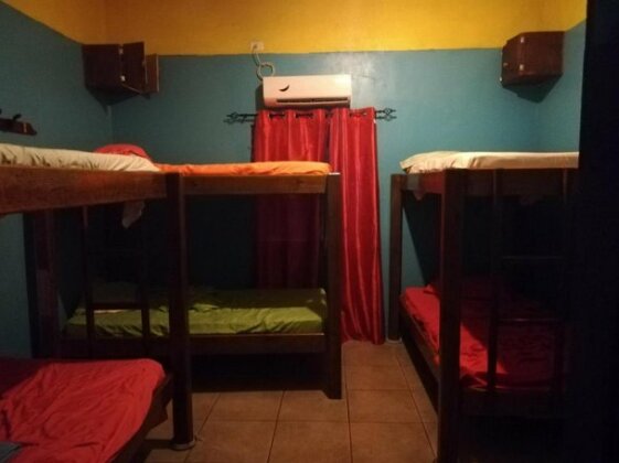 Cliff's Hostel - Photo4