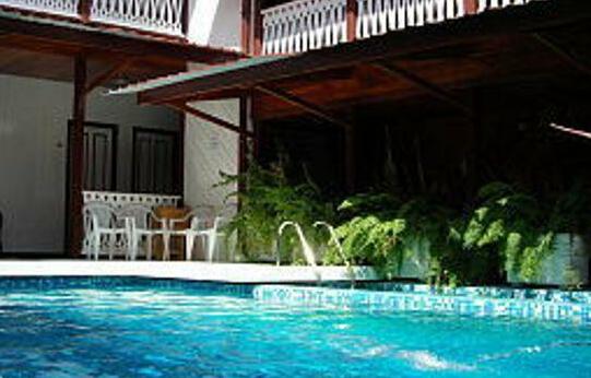 Swans Cay Hotel - Photo2