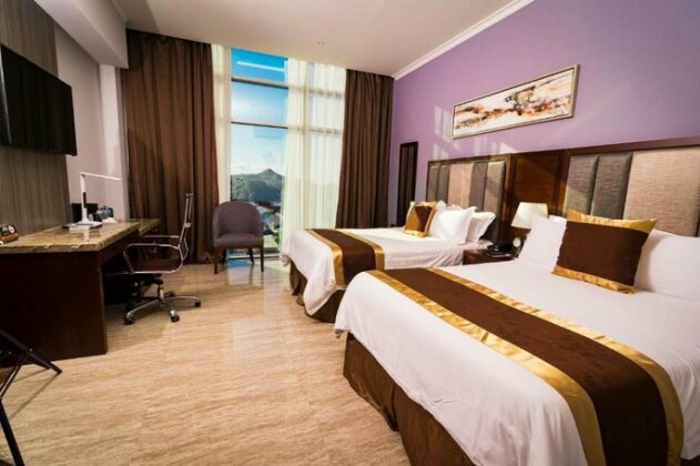 City Plaza Hotel & Suites - Photo3