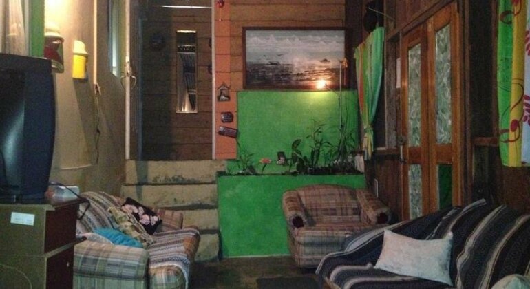 Roots Hostel - Photo2