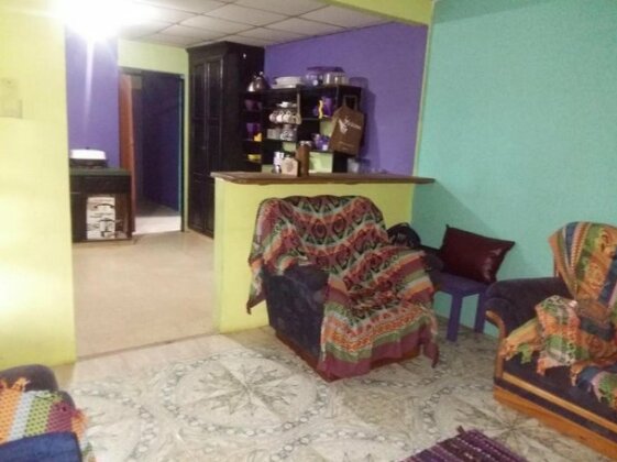 The Purple House International Backpacker Hostel - Photo4