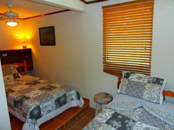 Casa Pacifica with Car - Photo2