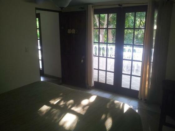 Hibiscus House Bed and Breakfast - Photo3