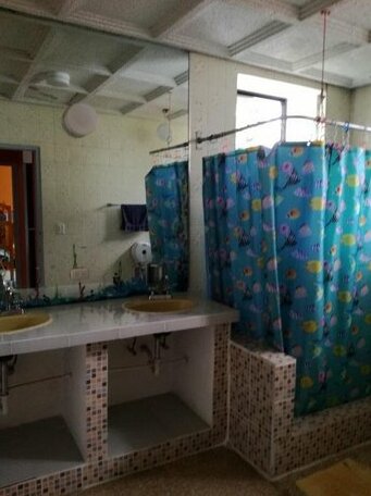 Los Mostros Hostel - Photo4