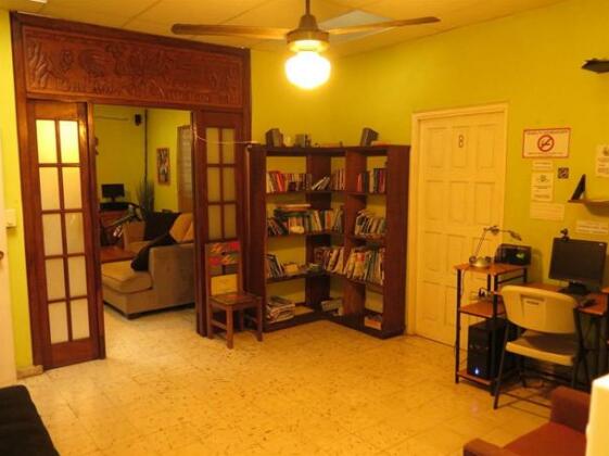 Panama House Bed & Breakfast - Photo2