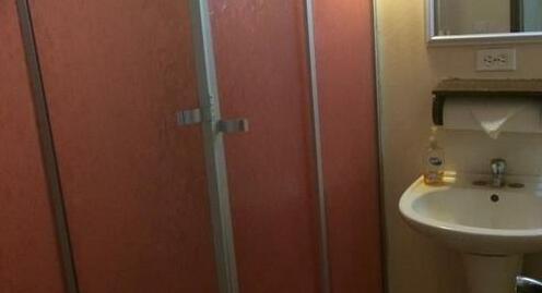 Dim's Hostal - Photo3