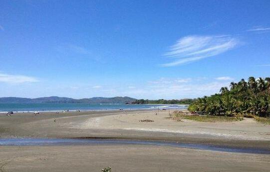 Oasis Surf Camp - Photo4