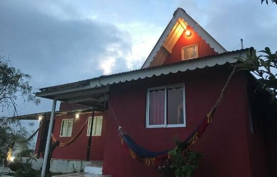 LA PETITE MAISON Cabanas & Hostal - Photo2