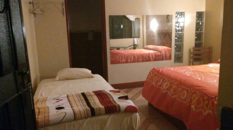 Motel Sahara Suites - Photo2