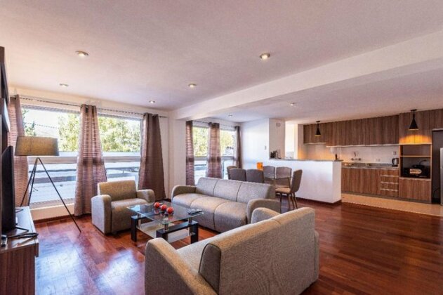 El Triunfo Apartments - Photo2