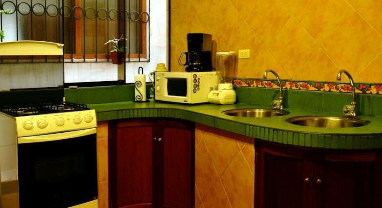 Madison Hostal - Photo4