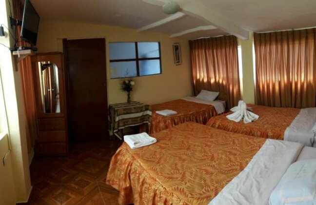 Yuris House Hotel II - Photo4