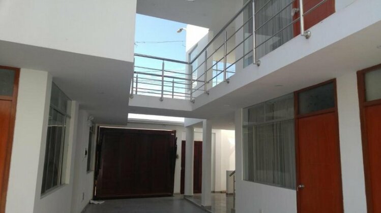 Hostal E&C - Photo2