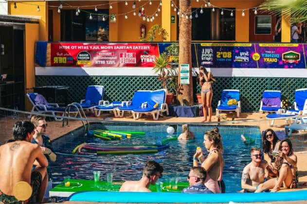 Wild Rover Hostel Huacachina - Photo5