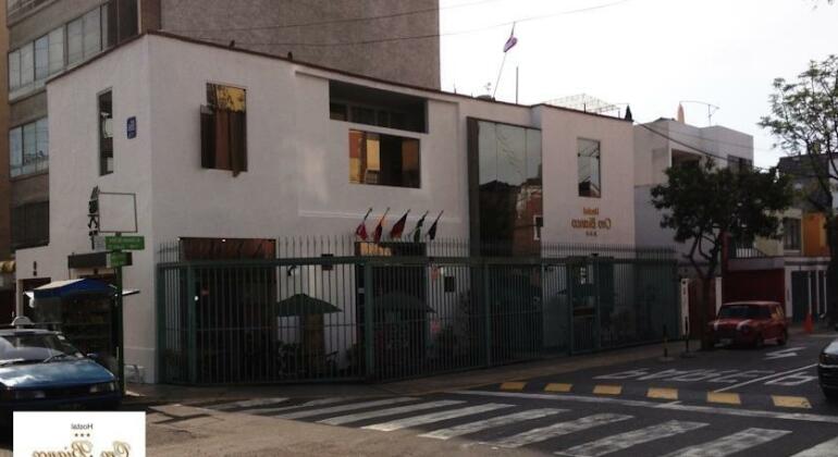 Hostal Oro Blanco Miraflores - Photo2