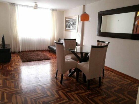 Large 2 Bedroom Apt in Surco 20 Minutes away from park Kennedy - Photo2