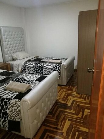 Large 2 Bedroom Apt in Surco 20 Minutes away from park Kennedy - Photo5