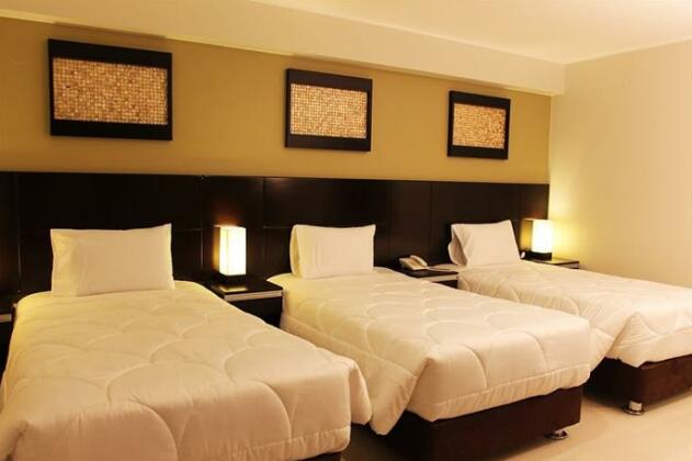 Laurent's Deluxe Hotel - Photo4