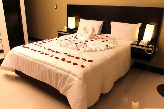 Laurent's Deluxe Hotel - Photo5