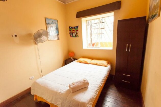 Lion Backpackers Bed & Breakfast - Photo5