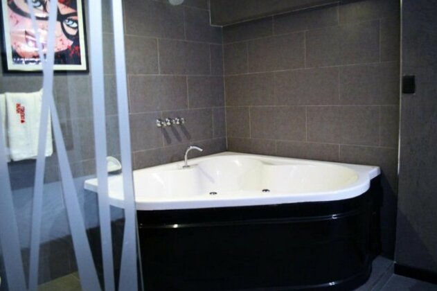 MVH Hotel - Photo4