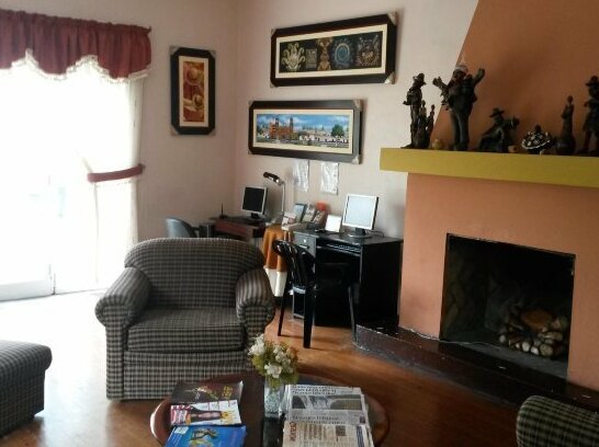 The Place Hostal - Photo3