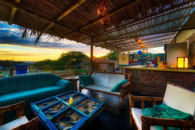 Gandhi Surf Camp - Photo2