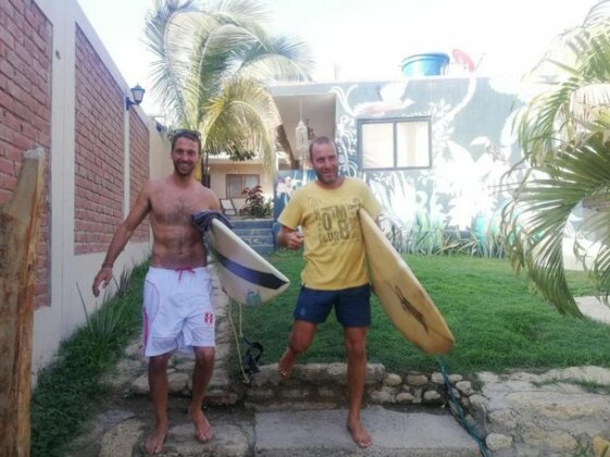 Gandhi Surf Camp - Photo4