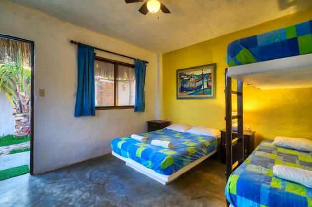 Gandhi Surf Camp - Photo5