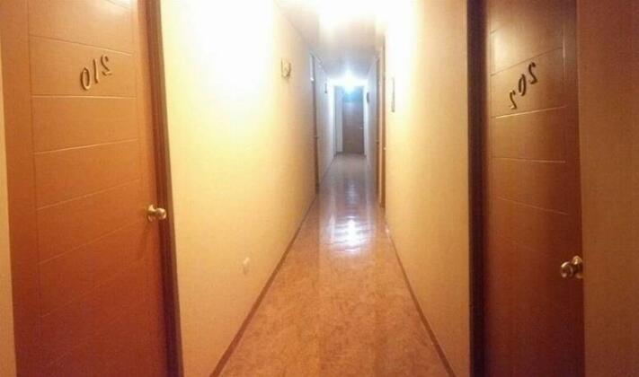 Hostal Rodinn - Photo2