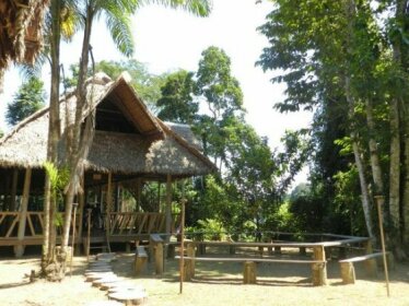 Tres Chimbadas Lake Lodge