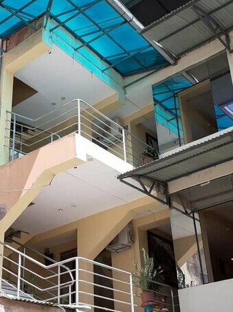 Yacumama Hotel