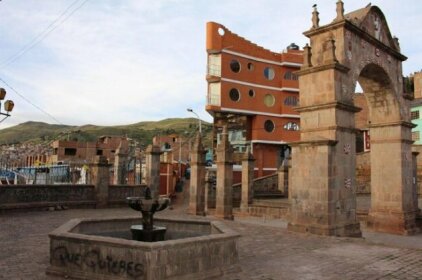 Quechuas Inka Palace Puno